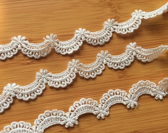 Delicate lace trim, scalloped narrow lace trim, boho trim, Ivory Lace Trim, Bridal Lace Trim, Wide Lace Trim, Corded Lace Trim, Sell By Yard