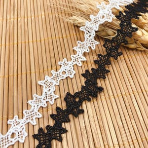 2 or 5 yards Off White or Black Lace Trim I Star trim I by the Yard for Wedding Dress & Crafts, Halloween, Renaissance, or Girl&#39;s Costumes