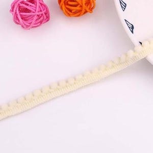2, 5, or 10 Yards Eggshell colored pom pom trim, 1 cm, 1/2 inch wide, sold by the yard, wholesale, bulk