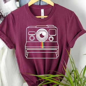 Retro Camera T-Shirt: Vintage Photography Gift