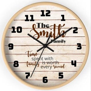Personalisierte Familienname Wanduhr: Motivierender Spruch, 10-Zoll-Holzuhr
