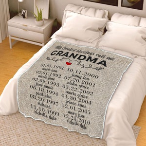 Personalized Grandma Fleece Blanket: Custom Names, Grandmother&#39;s Gift