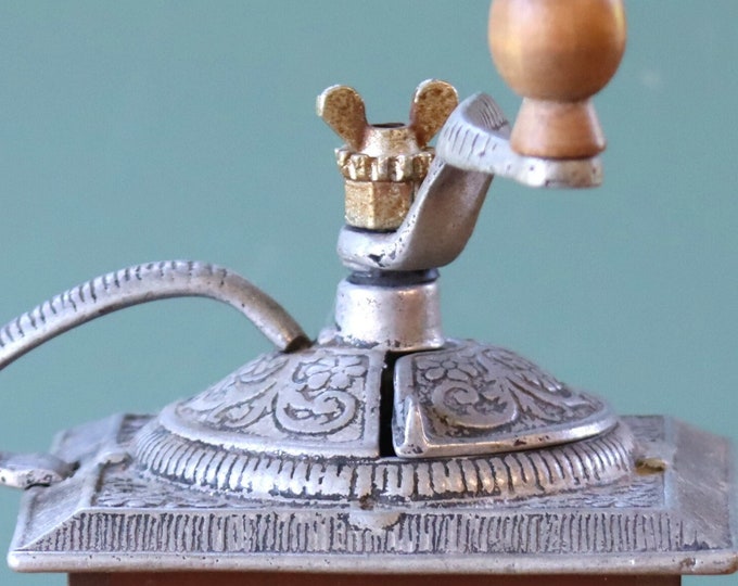 Vintage coffee grinder. Working and beautiful design work.