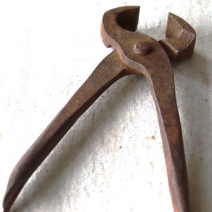 Vintage 6 inch Cruso  nipper Hoof nipper ot nail puller pry bar