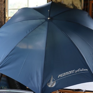 Vintage Piedmont Airlines umbrella like new