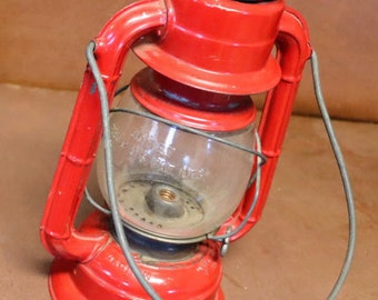 RED Vintage Dietz Comet battery Lantern