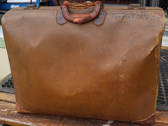 Very vintage leather and hard canvas suitcase - image 5