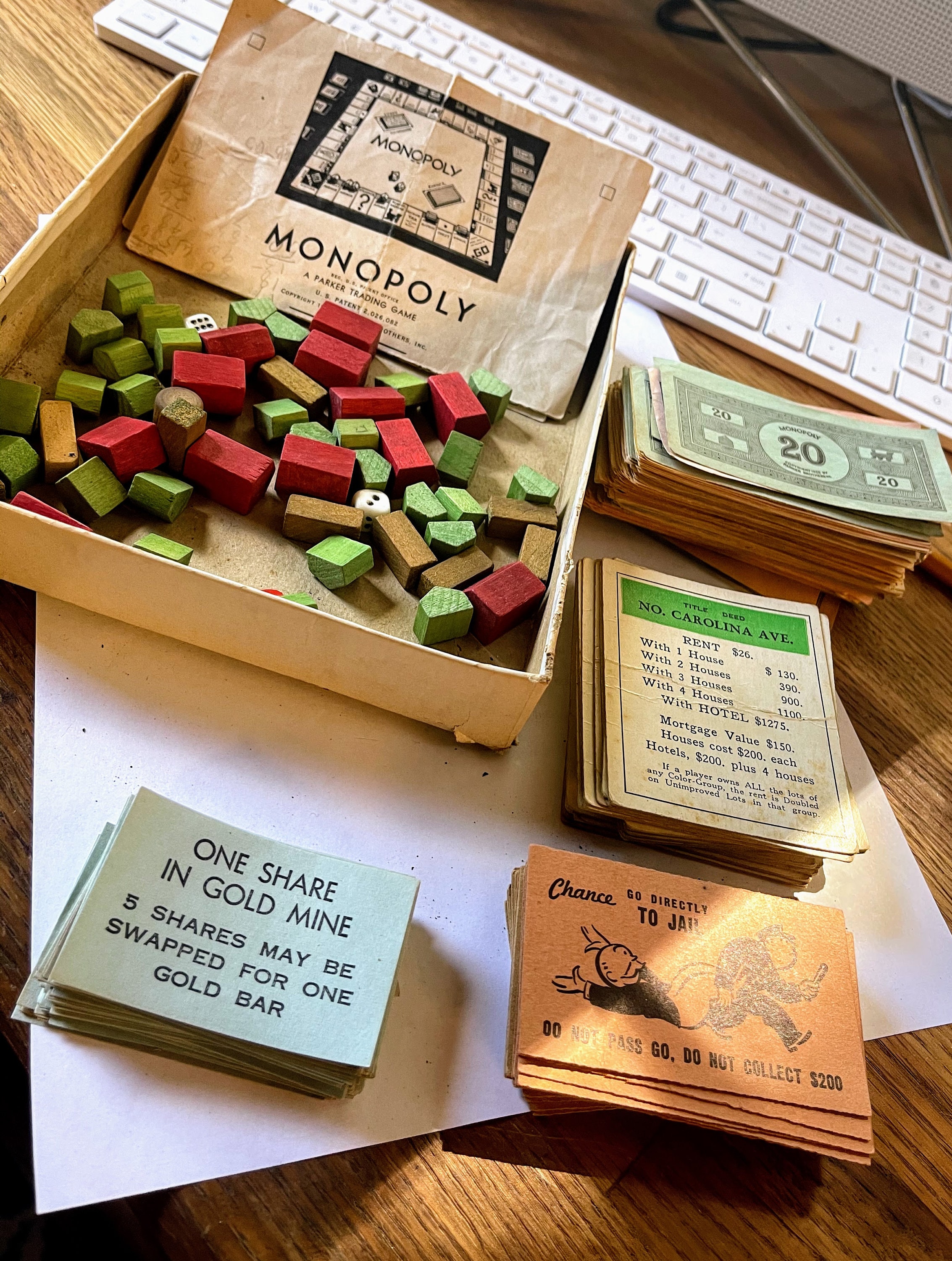 【ほぼ未使用】ヴィンテージモノポリー　木製ボードゲーム il_1080xN.3221098778_8plj.jpg