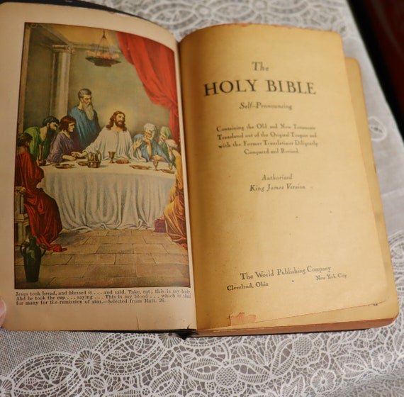 Holy Bible King James Version Self Pronouncing World Publishing Co