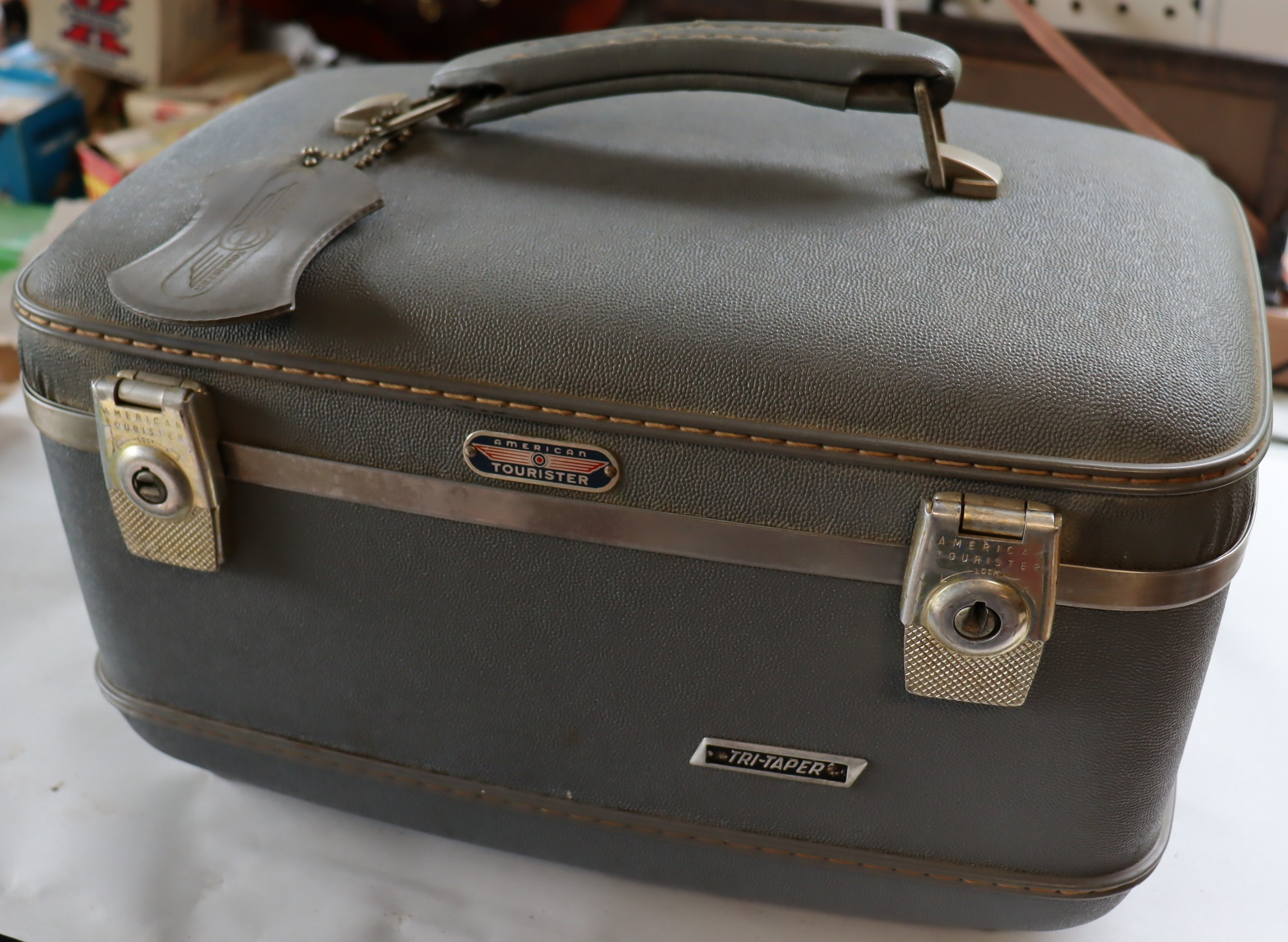 Vintage American Tourister Tri Taper Round Hat Box Carry on Suit Case