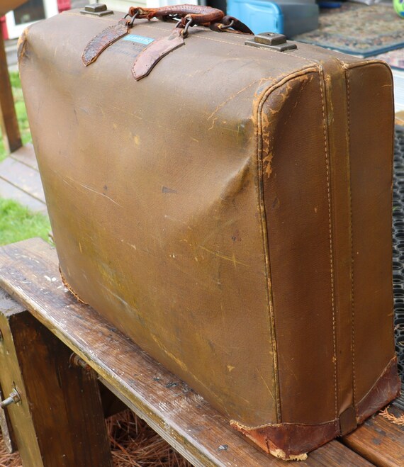 Very vintage leather and hard canvas suitcase - image 6