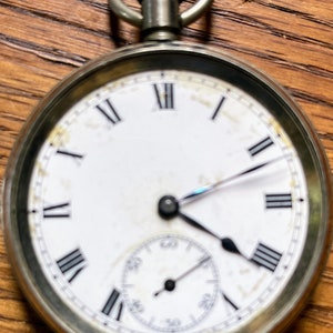 Vintage 7 jewel Swiss made pocket watch Hunter case