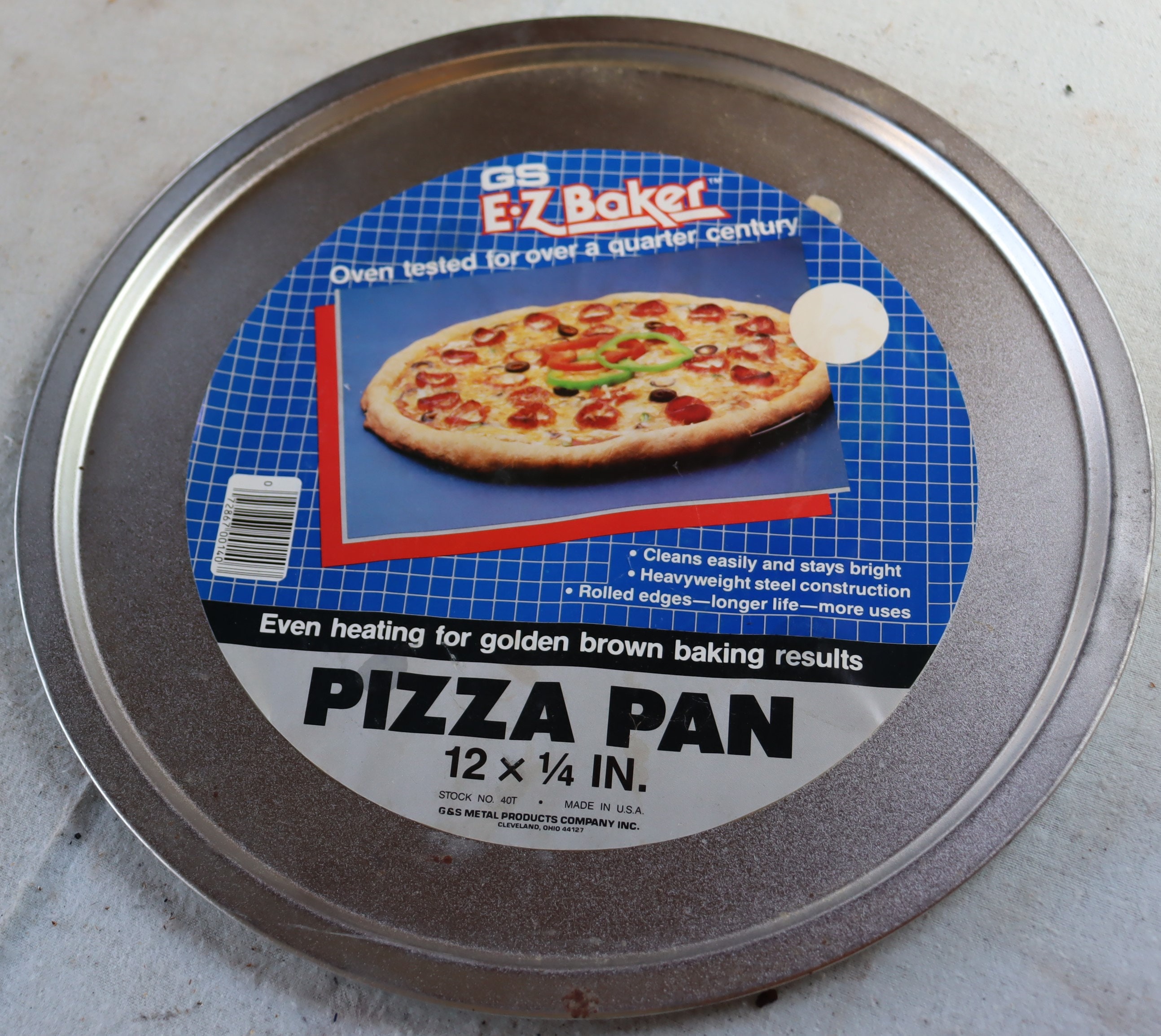 Rema Bakeware Vented Aluminum Pizza Pan Tray 12 1/2 with Plastic Tray