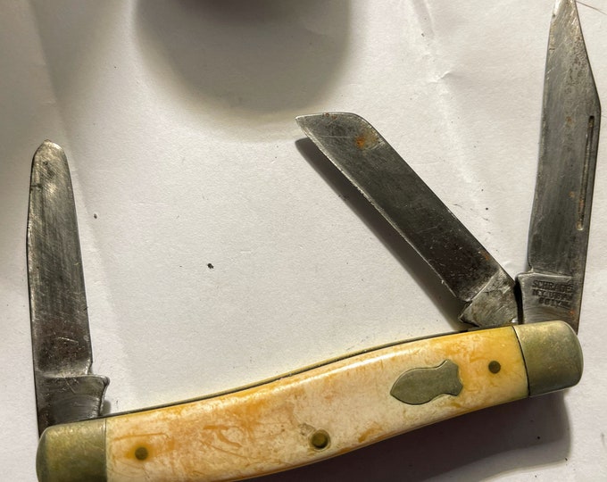 Vintage Schrade #561y 3 blade knife