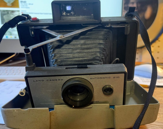 Vintage Polaroid#210 Land Camera