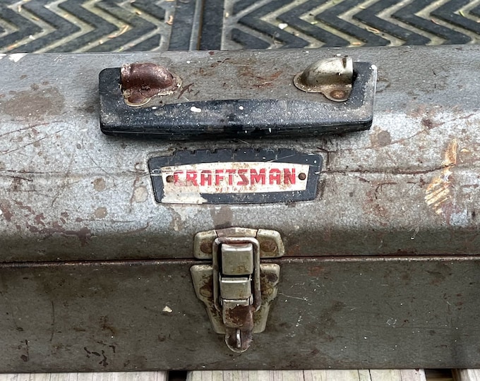 Vintage craftsman metal tool box with single latch