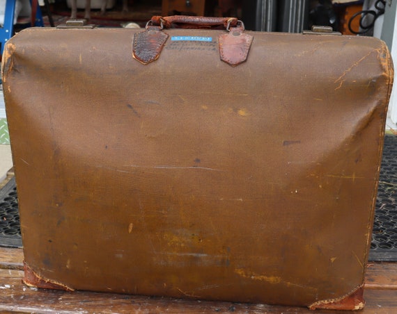 Very vintage leather and hard canvas suitcase - image 7