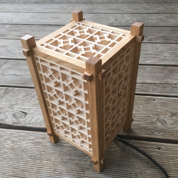 Japanese style kumiko lamp