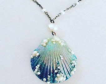 Pearl and crystals Seafoam Glowing Mermaid Shell necklace