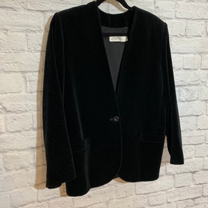 Ellen Tracy Timeless Velvet Black Blazer image 1