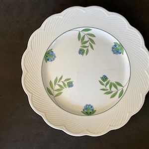 Dansk Fransk Collection 8 Floret Dinner plates, plate made in Japan