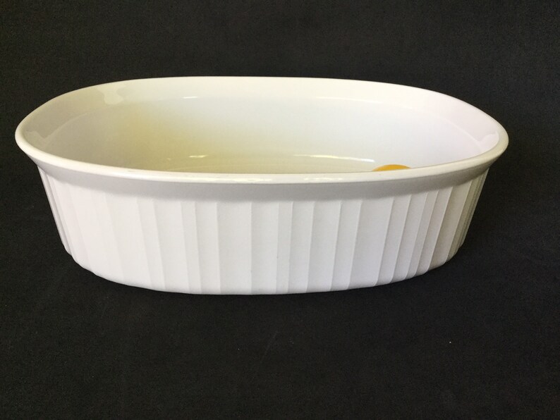 Corning Ware French White F2B Oval Roaster 2.8 Liter With Pyrex Lid