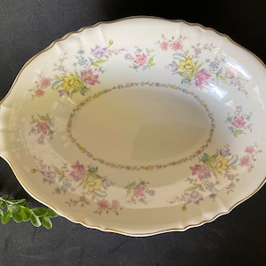 Federal Shape Syracuse China 10” oval bowl in the Briar Cliff pattern, made in USA
