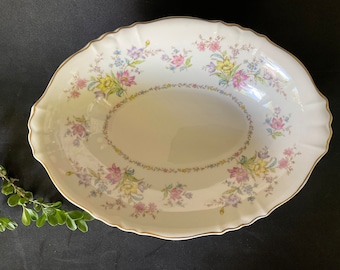 Federal Shape Syracuse China 10” oval bowl in the Briar Cliff pattern, made in USA