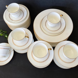 Mikasa Bone China Bryn Mawr 104, Dinnerware collection, made  in Narumi, Japan