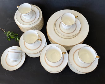 Mikasa Bone China Bryn Mawr 104, Dinnerware collection, made  in Narumi, Japan