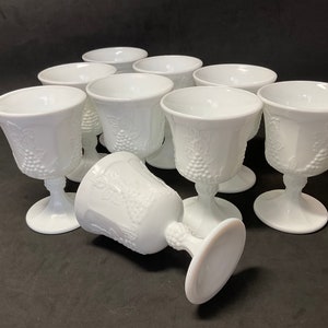 Traubenmilchglas 8 Wasserkelche aus den USA