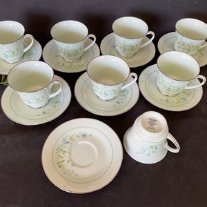 Noritake  China Cherish B222 W80 Mint Green, 8 cups and 8 saucers, Japan made