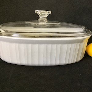 Torréfacteur ovale F-2-B blanc français de Corning Ware 2,8 litres avec couvercle en pyrex, fabriqué aux États-Unis