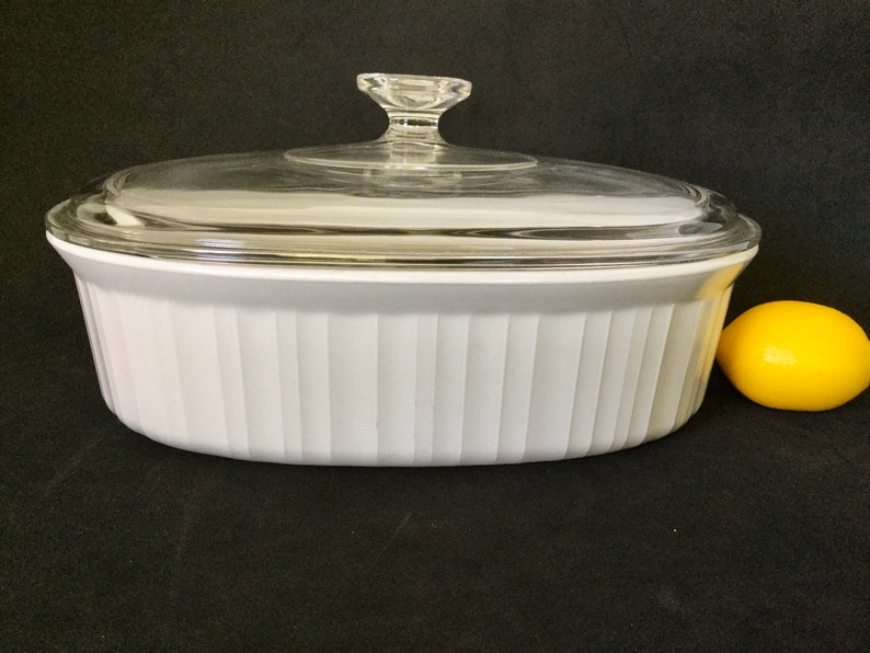 Corning Ware French White F12B Oval Roaster 1.8 Liter, With Pyrex Lid