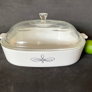 Corning Ware Trefoil  square casserole A-10 B, with clear Pyrex lid