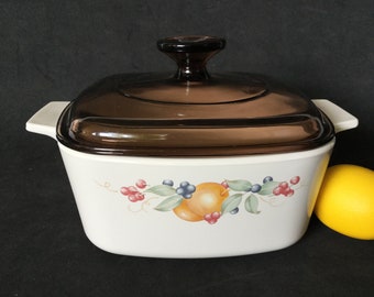 Corning Ware Beige Abundance  square casserole A 1- 1/2 B  with Amber Pyrex lid