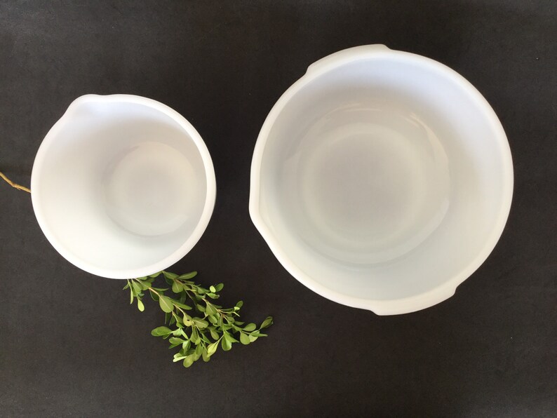 Glasbake Sunbeam Mixing Bowl With Pour Spout 1.5 L Milk Glass Etsy