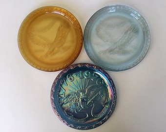 Commemorative vintage plates with the American Bald Eagle design