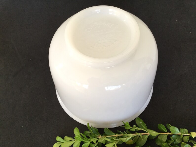 Glasbake Sunbeam Mixing Bowl With Pour Spout 1.5 L Milk Glass Etsy