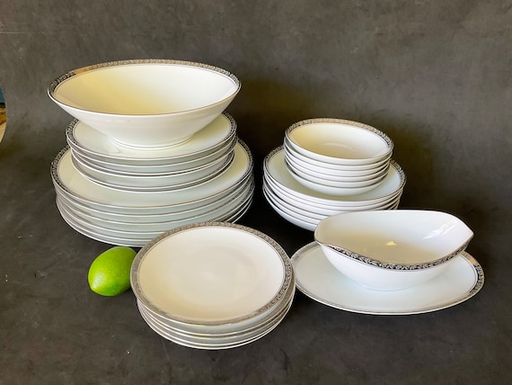 【未使用】 Noritake 廃盤レア ポロネーズ 50点 まとめ Noritake China Silvester Dinnerware Collection, 32 Pieces, Made in