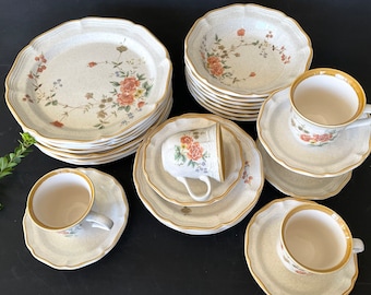 Mikasa Garden Club Silk Bouquet EC 463 Dinnerware  Collection, Japan made