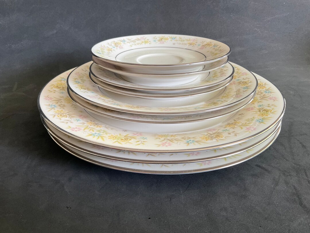 Noritake Ivory China 7150 Blosstom Time Dinnerware, Made in Japan