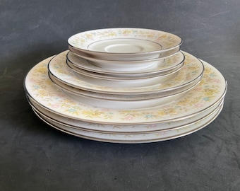 Noritake Ivory China 7150 Blosstom Time Dinnerware, Made in Japan