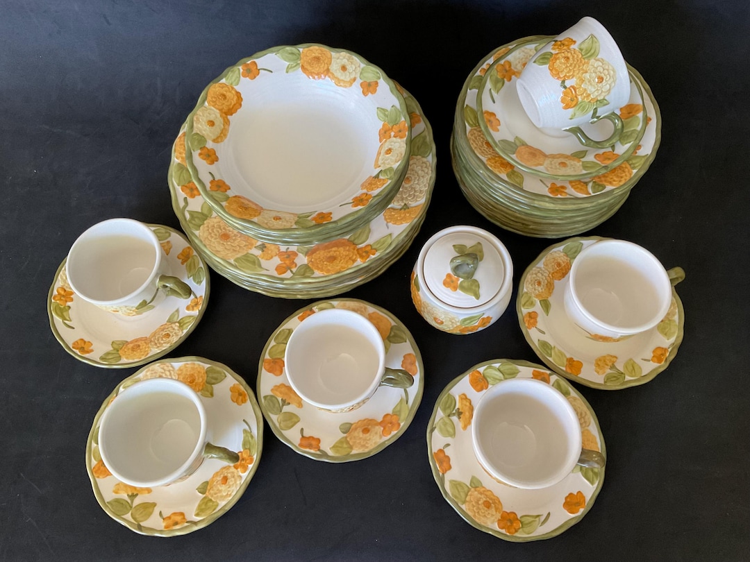 Vintage Metlox Poppy Trail Dinnerware: Zinnia Flower Design