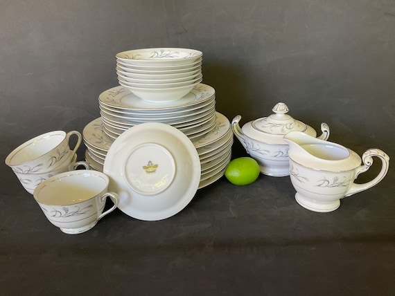 Harmony House Silver Sonata 7 Piece Service for Four