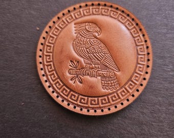 Sello de cuero Delrin personalizado: logotipo grabado con láser para fabricantes de relieve y bajorrelieve.