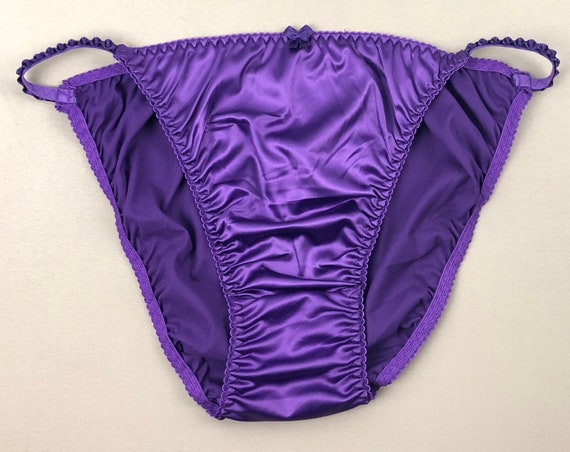 knockouts-satin-polyester-string-bikini-panties-kudrow-tits