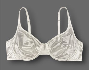 Nahtloser ungefütterter BH aus Satin in Ivory