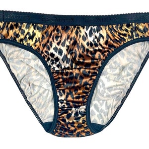 Culotte en satin avec ceinture emblématique imprimé léopard