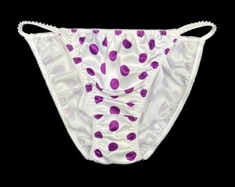 Satijnen stringbikinibroekje paarse stippen
